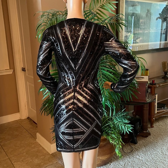 Patterned Sequin V-Neck Long Sleeve Mini Sheath Dress, Size XS - Picture 3 of 7